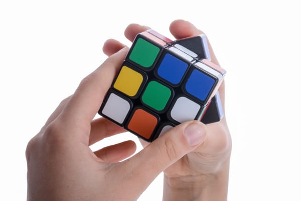 Najnowsze trendy w układaniu Kostki Rubika: Poznaj najnowsze techniki i triki do układania Kostki Rubika.