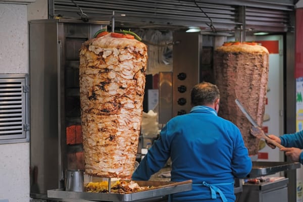 Opiekacz do kebabów- jak przygotować idealny kebab?