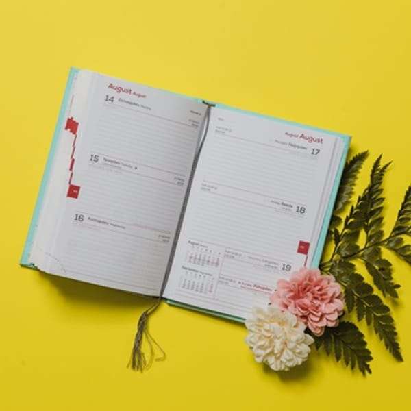 Zastosowanie kalendarzy książkowych w codziennym życiu - organizacja czasu i planowanie zadań