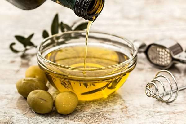 Najlepsza oliwa z oliwek – jak wybrać i dlaczego warto