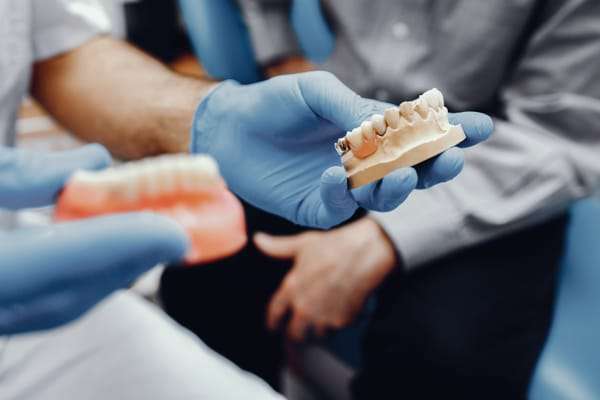 Ile kosztuje wykonanie protezy zębowej?